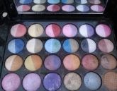 Paleta de sombras Baked. Cores ultracintilantes