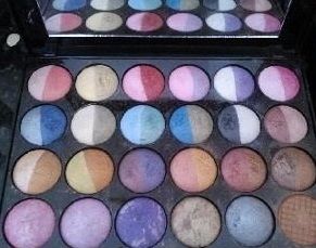 Paleta de sombras Baked. Cores ultracintilantes